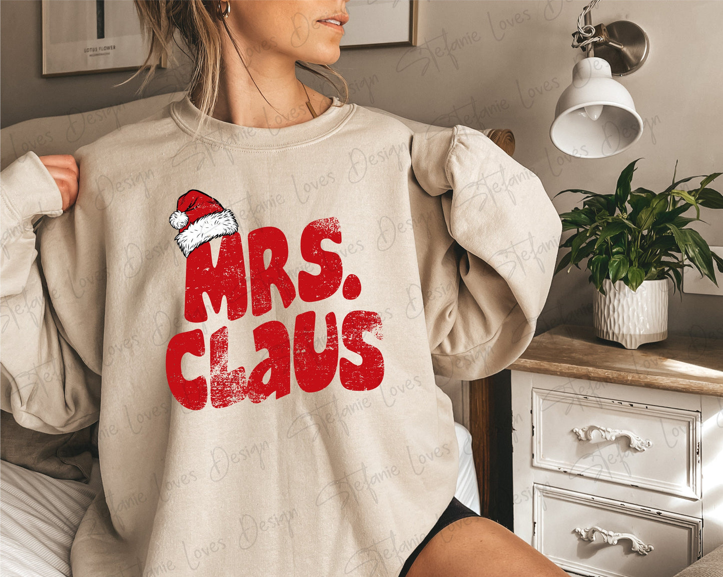 Mrs Claus PNG, Mrs Santa Claus Christmas distressed png, Holiday shirt png, Digital Design